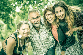 photographe portrait lifestyle family à Bressuire, Parthenay, Niort, Les Herbiers, Cholet . déplacements en Deux Sèvres, Vendée, Maine et Loire, et sur toute la france.