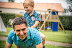 photographe portrait lifestyle family à Bressuire, Parthenay, Niort, Les Herbiers, Cholet . déplacements en Deux Sèvres, Vendée, Maine et Loire, et sur toute la france.