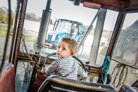 photographe portrait lifestyle family à Bressuire, Parthenay, Niort, Les Herbiers, Cholet . déplacements en Deux Sèvres, Vendée, Maine et Loire, et sur toute la france.