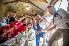 photographe de mariage dans les Deux Sèvres, la Vendée, et le Maine et Loire.Photographe à Bressuire, Parthenay, Niort, Les Herbiers, Cholet, et Saumur.